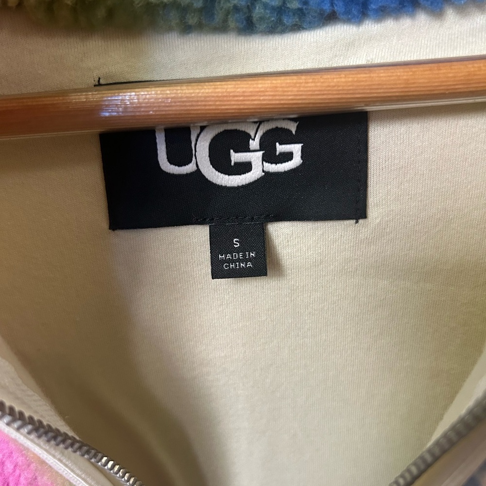 UGG Women's Marlene UGGfluff Jacket in Rainbow Blur Multi size Small - Picture 5 of 9